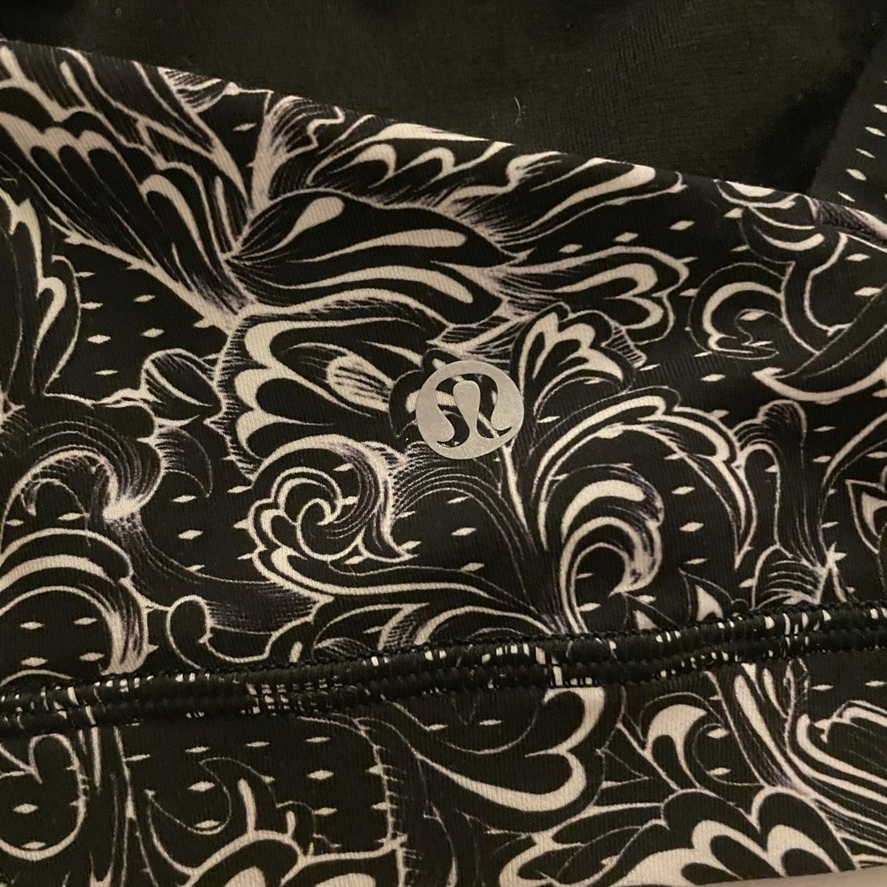 NWOT Lululemon Energy Sports Bra - Picture 4 of 5
